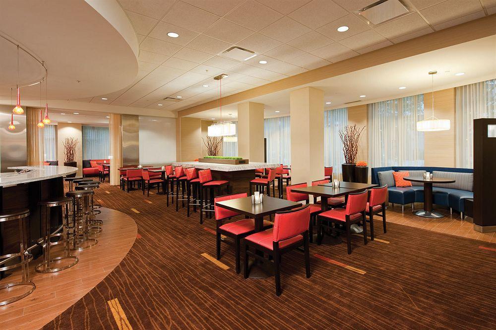 Courtyard Grand Rapids Downtown Hotel Exterior photo