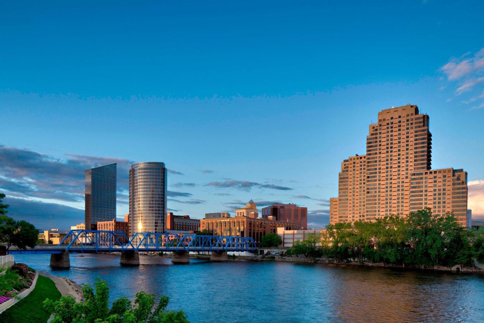 Courtyard Grand Rapids Downtown Hotel Exterior photo