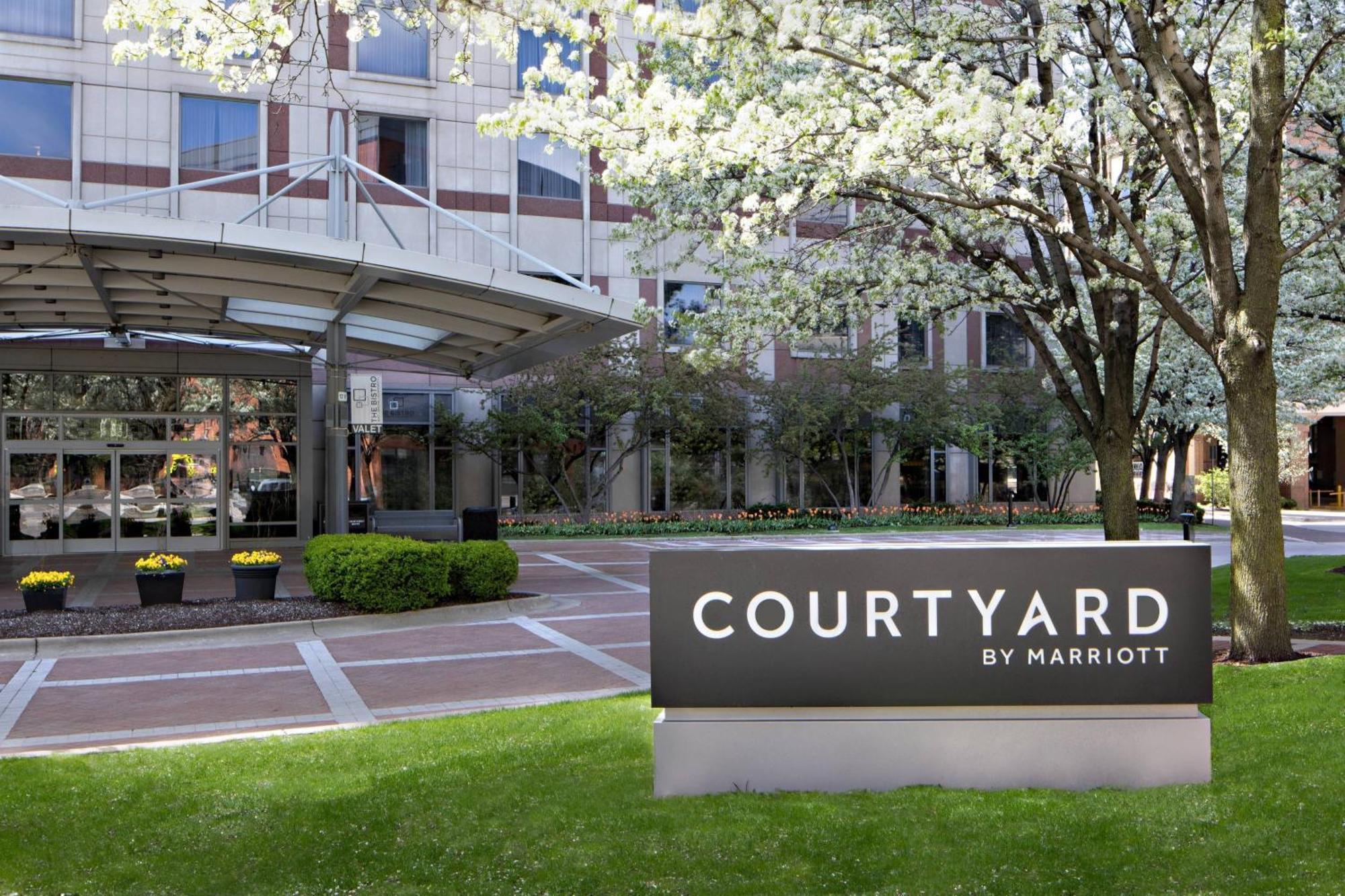 Courtyard Grand Rapids Downtown Hotel Exterior photo