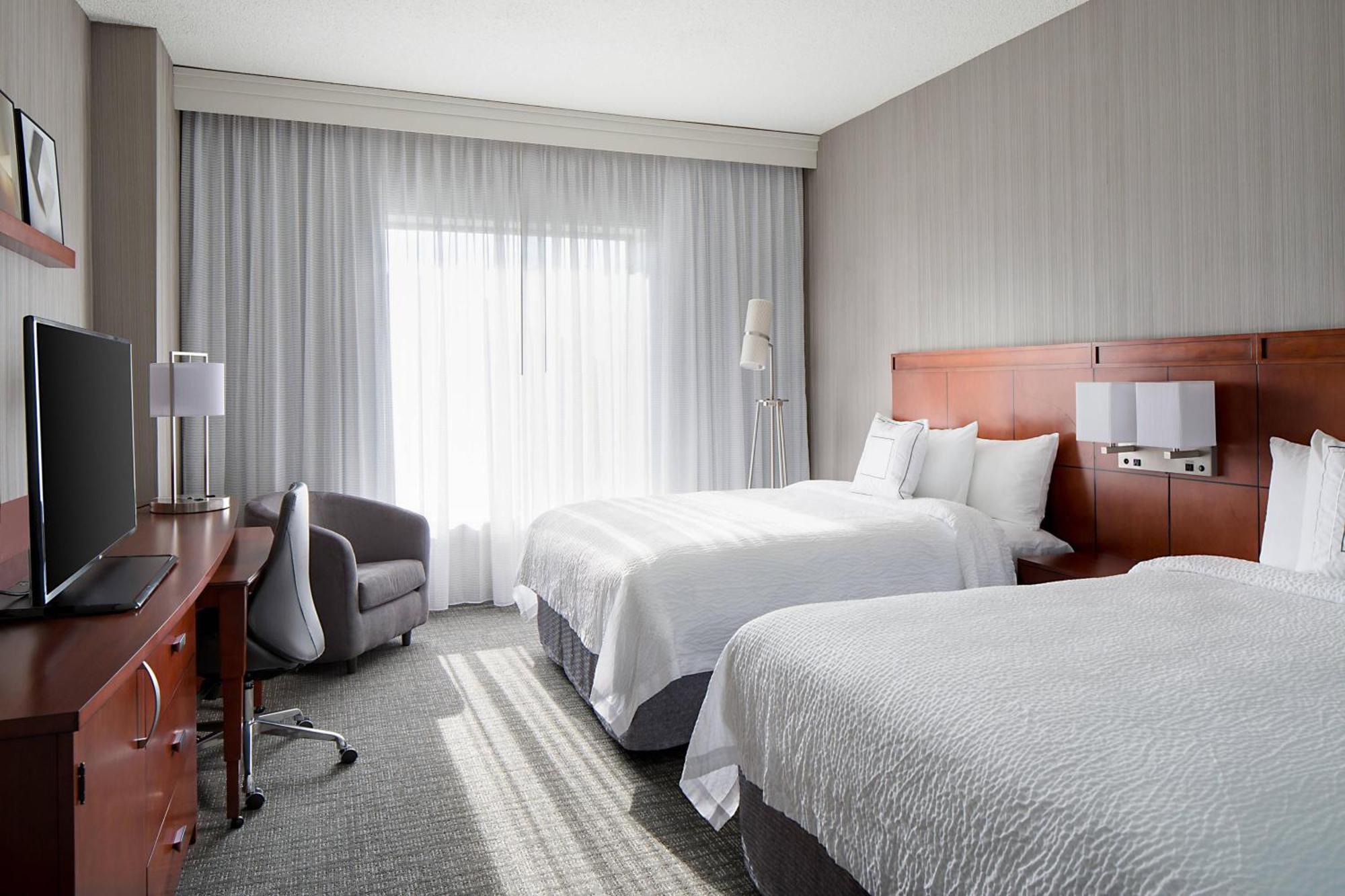 Courtyard Grand Rapids Downtown Hotel Exterior photo