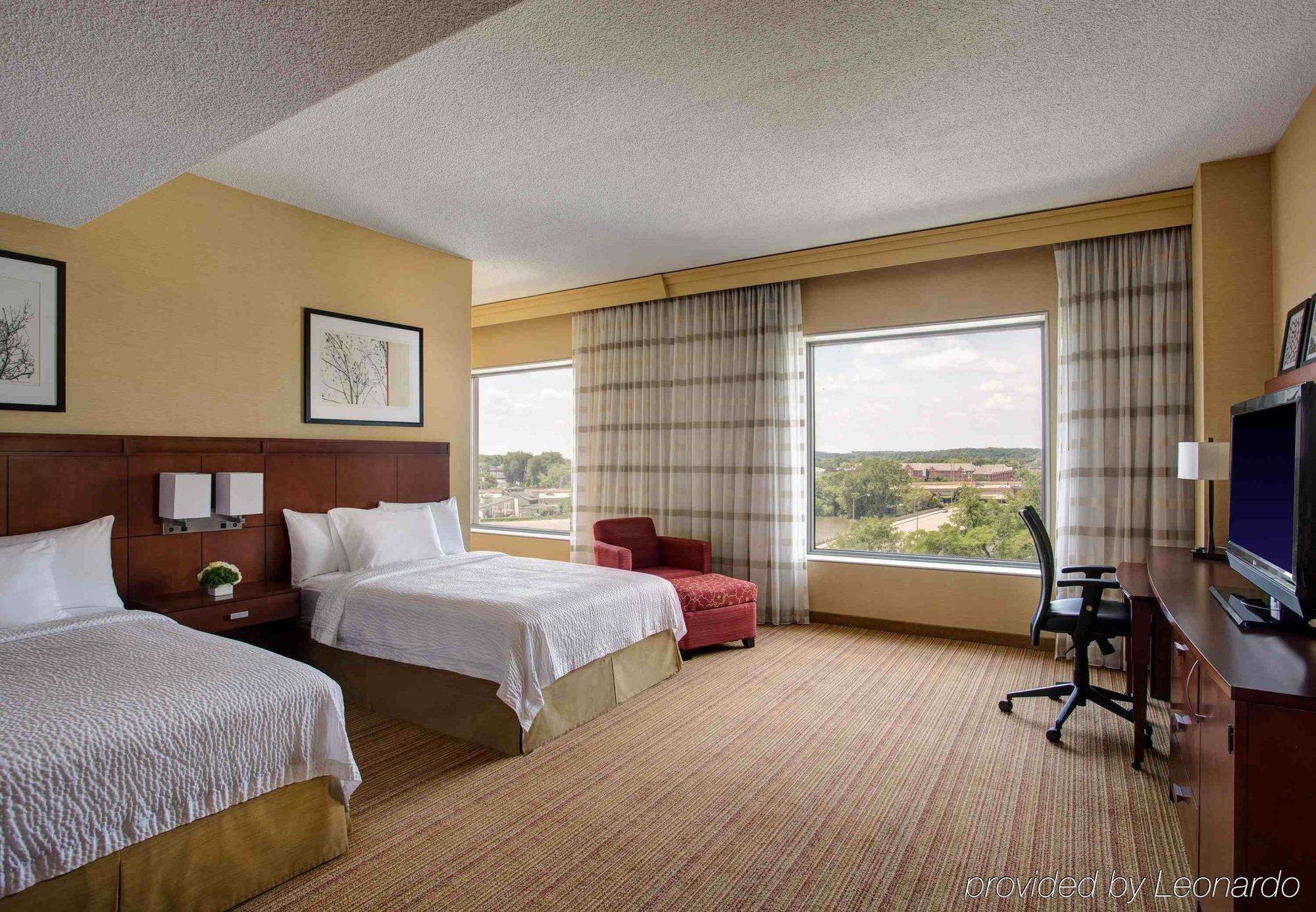 Courtyard Grand Rapids Downtown Hotel Exterior photo