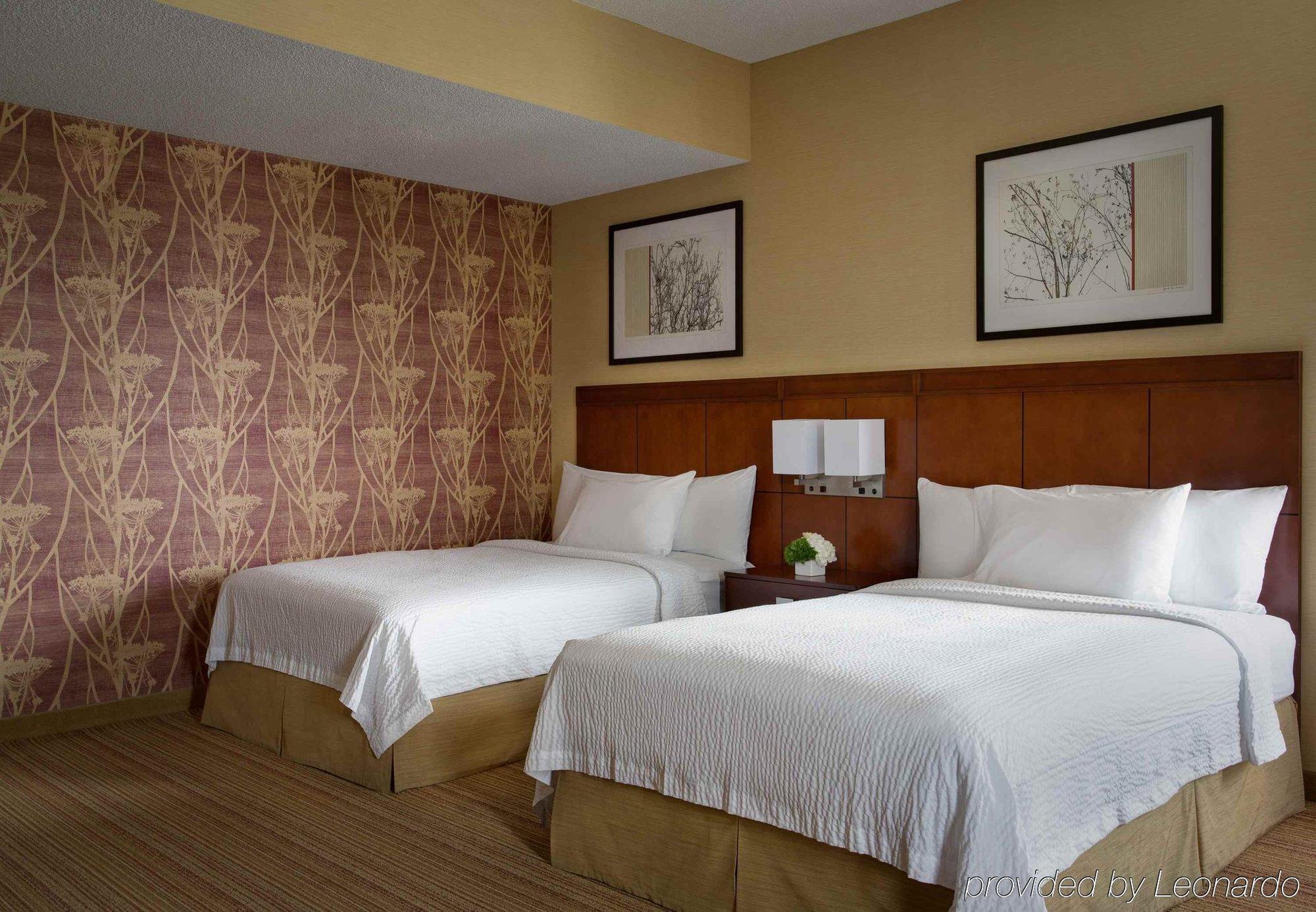 Courtyard Grand Rapids Downtown Hotel Exterior photo