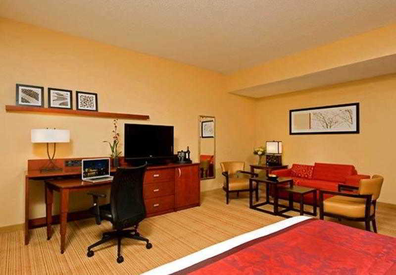 Courtyard Grand Rapids Downtown Hotel Exterior photo