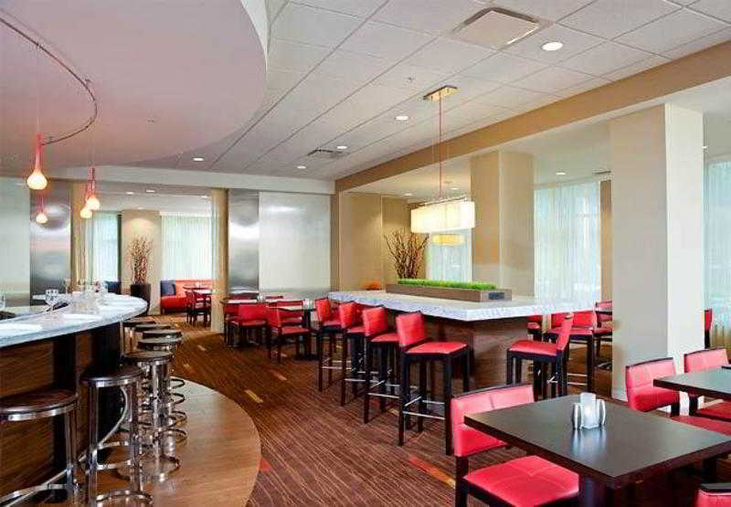 Courtyard Grand Rapids Downtown Hotel Exterior photo